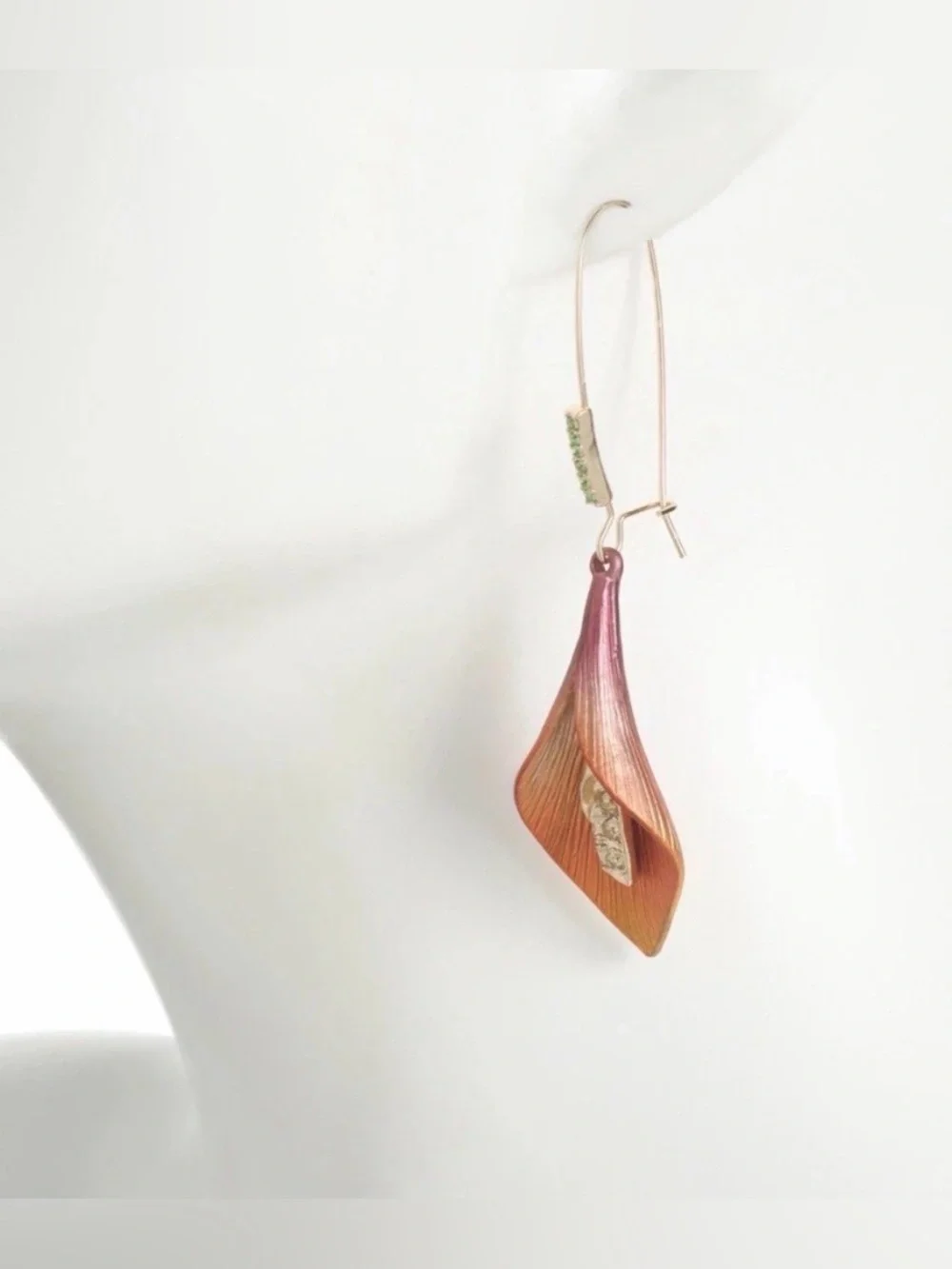 BETSEY JOHNSON Elegant Orange Ombré Calla Lily Feminine Delicate Earrings NWT